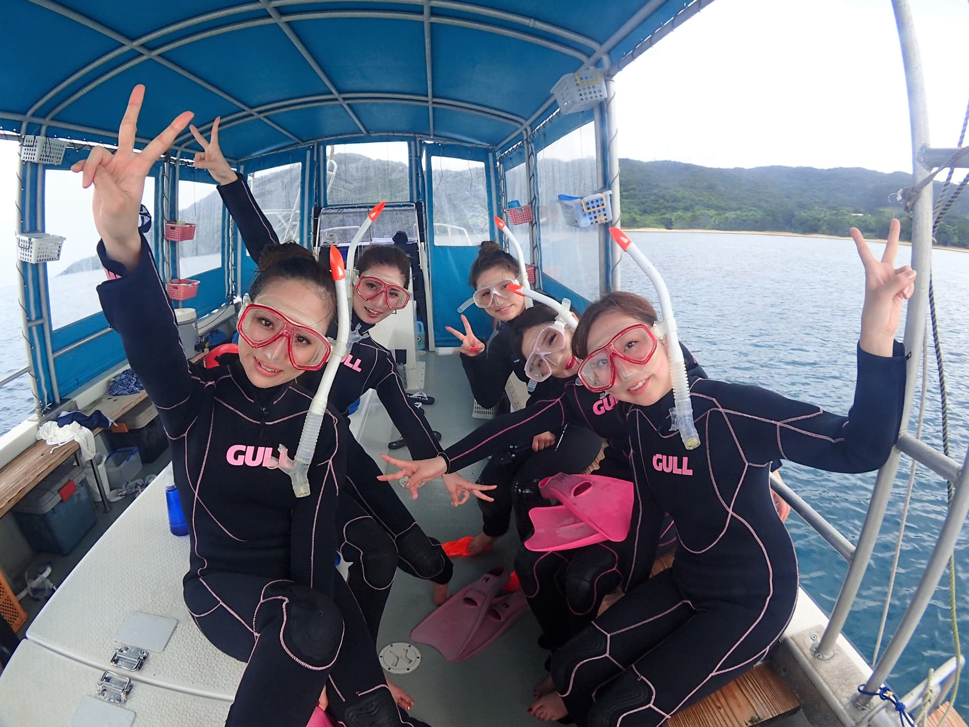 Half-Day Morning Snorkeling Tour with Phantom Island Visit - main image